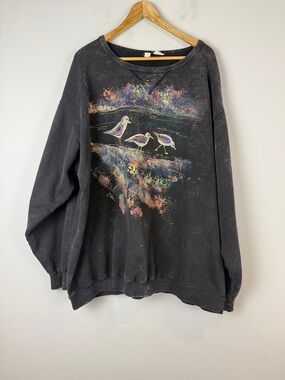 Vintage Men's Black Graphic Crewneck Sweatshirt with Shorebird Print